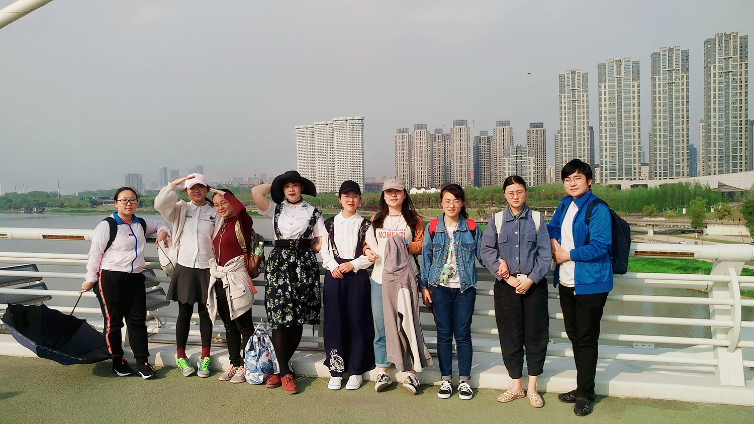 2019年春游合影.jpg