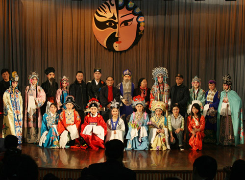 “曲韵韶华”光裕五周年纪念专场演员与嘉宾合影