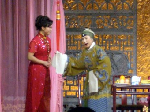 张馨月来了一赶三的《二进宫》  武旦阎巍反串老旦